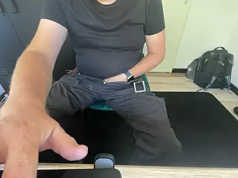 Lovetobenaked4u online show from September 10, 2025, 10:58 am