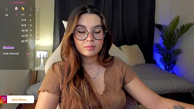 Snapshot of dakottaa_ chatting on October 6, 2025, 11:05 pm dakottaa online show from October 6, 2025, 11:05 pm