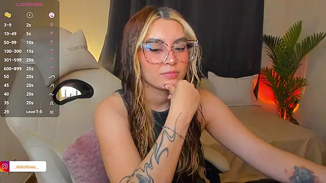 Snapshot of dakottaa_ chatting on May 31, 2026, 12:05 am dakottaa online show from May 31, 2026, 12:05 am