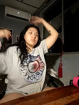 Snapshot of DanelyLopez chatting on February 21, 2026, 2:02 am DanelyLopez online show from February 21, 2026, 2:02 am