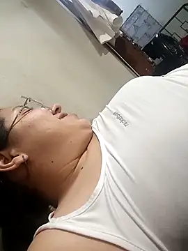 Snapshot of DanelyLopez chatting on February 8, 2026, 2:09 am DanelyLopez online show from February 8, 2026, 2:09 am