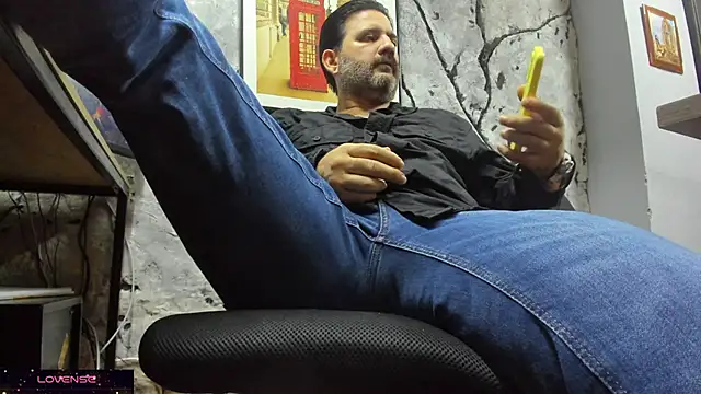 Maxi TheBigDaddy online show from December 17, 2025, 11:48 am