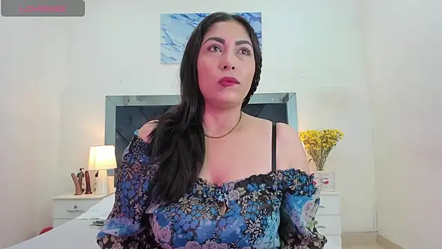 Lauralove 69 online show from February 26, 2025, 7:10 pm