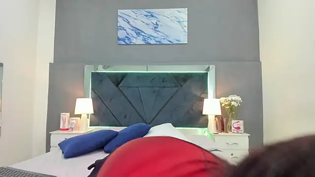 Lauralove 69 online show from November 22, 2025, 5:23 pm