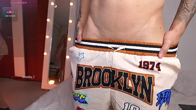 Snapshot of im_abby_ chatting on November 4, 2025, 2:37 am im abby online show from November 4, 2025, 2:37 am