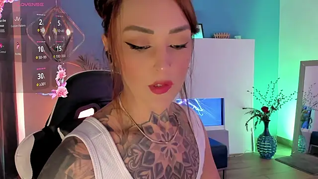 Snapshot of Megan_inked chatting on May 4, 2026, 3:43 am Megan inked online show from May 4, 2026, 3:43 am