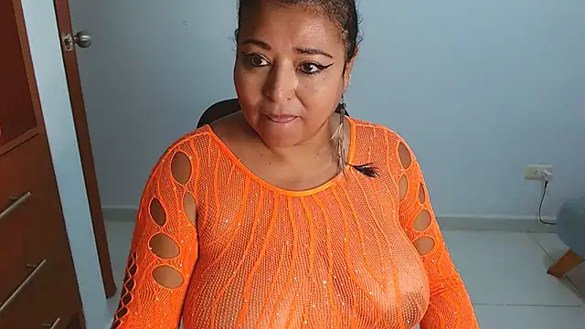 mariemiller19 online show from March 21, 2025, 3:35 pm