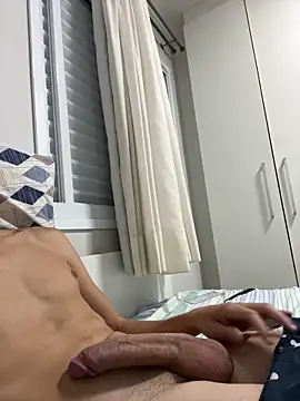 Snapshot of RaRafaellll chatting on December 19, 2025, 12:14 am RaRafaellll online show from December 19, 2025, 12:14 am