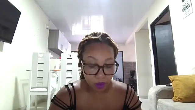 megan-hotxx online show from April 8, 2026, 3:46 pm