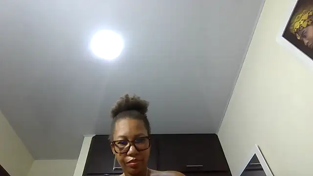 Snapshot of megan-hotxx chatting on July 8, 2026, 3:41 am megan-hotxx online show from July 8, 2026, 3:41 am