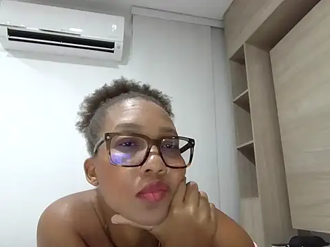 Snapshot of megan-hotxx chatting on June 26, 2026, 2:50 am megan-hotxx online show from June 26, 2026, 2:50 am