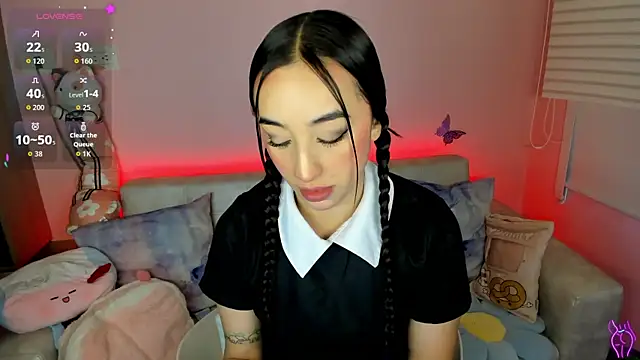 tinysara online show from March 13, 2026, 4:34 pm