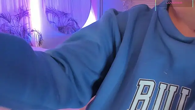 scarlet miller1 online show from November 18, 2025, 12:19 pm