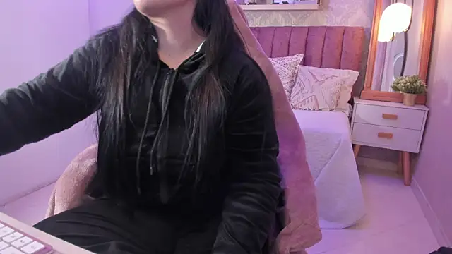 Snapshot of scarlet_miller1 chatting on October 15, 2025, 11:51 am scarlet miller1 online show from October 15, 2025, 11:51 am