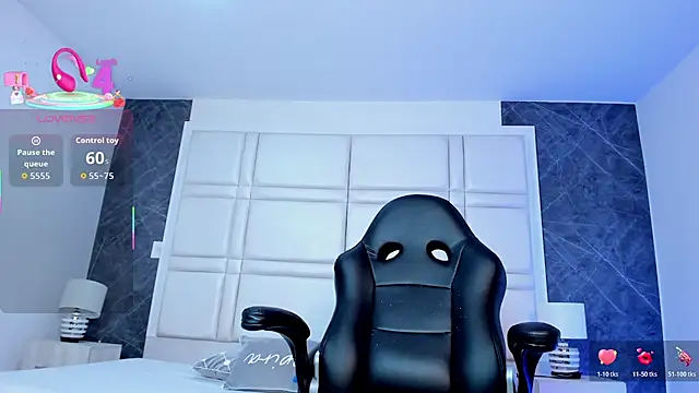 charlottewhitte online show from April 27, 2026, 11:30 am