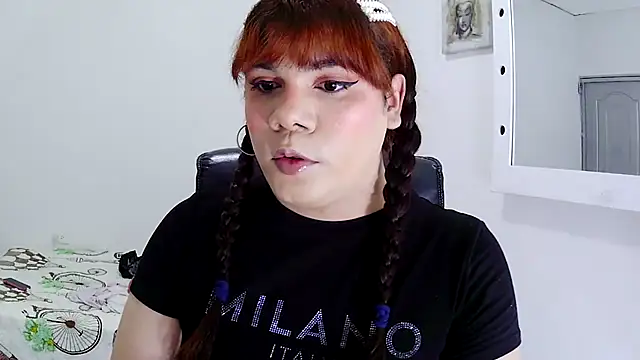 Violetacam 05 online show from December 22, 2025, 1:17 am