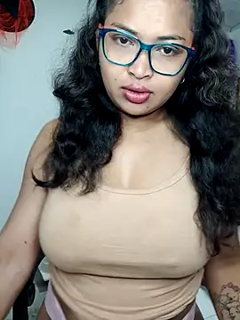 Snapshot of chalohott chatting on December 4, 2025, 10:25 am chalohott online show from December 4, 2025, 10:25 am