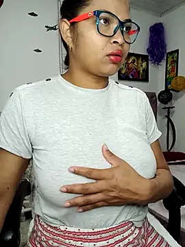 Snapshot of chalohott chatting on December 2, 2025, 10:50 am chalohott online show from December 2, 2025, 10:50 am