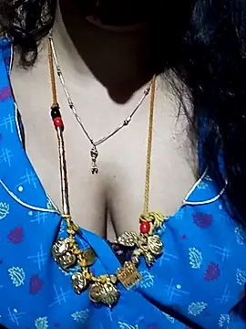 tuttifrutti17 online show from September 18, 2025, 4:54 pm