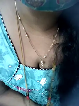 tuttifrutti17 online show from March 20, 2026, 4:57 am