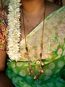 tuttifrutti17 online show from February 3, 2025, 5:35 pm