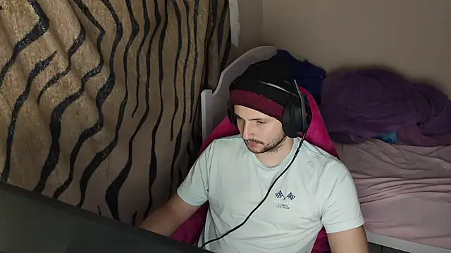 iurytx online show from February 23, 2025, 1:35 am