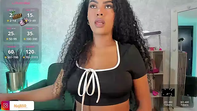 Snapshot of HOTBLACKANDWHITE2 chatting on October 30, 2025, 2:10 am HOTBLACKANDWHITE2 online show from October 30, 2025, 2:10 am