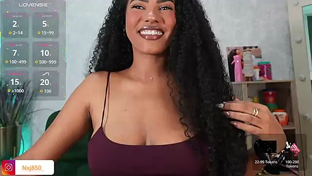 HOTBLACKANDWHITE2 online show from March 26, 2026, 4:33 am