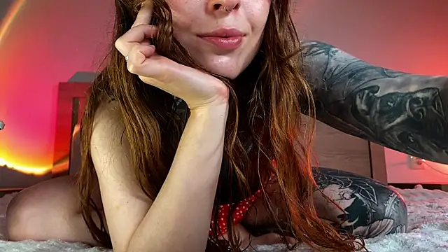 Snapshot of Pi-x-ie chatting on August 9, 2026, 7:31 pm Pi-x-ie online show from August 9, 2026, 7:31 pm