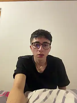 Snapshot of CamiRojas_boy chatting on January 6, 2026, 3:54 am CamiRojas boy online show from January 6, 2026, 3:54 am