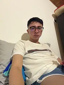 Snapshot of CamiRojas_boy chatting on February 23, 2026, 3:19 am CamiRojas boy online show from February 23, 2026, 3:19 am