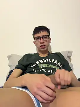 Snapshot of CamiRojas_boy chatting on December 19, 2025, 4:27 am CamiRojas boy online show from December 19, 2025, 4:27 am