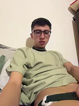 Snapshot of CamiRojas_boy chatting on January 19, 2026, 4:38 am CamiRojas boy online show from January 19, 2026, 4:38 am