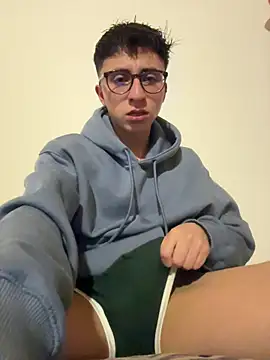 Snapshot of CamiRojas_boy chatting on February 22, 2026, 3:53 am CamiRojas boy online show from February 22, 2026, 3:53 am