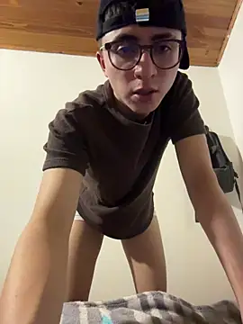 Snapshot of CamiRojas_boy chatting on February 16, 2026, 3:38 am CamiRojas boy online show from February 16, 2026, 3:38 am