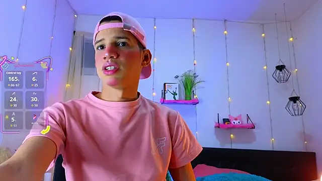 Snapshot of Ariel_Femboy_ chatting on October 8, 2025, 12:01 am Ariel Femboy online show from October 8, 2025, 12:01 am