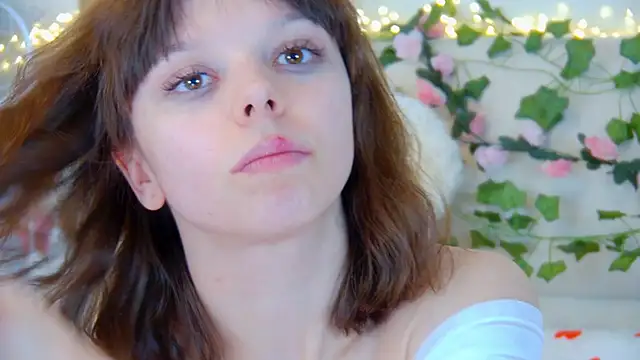 Snapshot of ElisabethDavis chatting on April 24, 2026, 4:42 pm ElisabethDavis online show from April 24, 2026, 4:42 pm