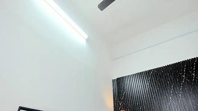 Angie Will online show from April 21, 2026, 1:42 am