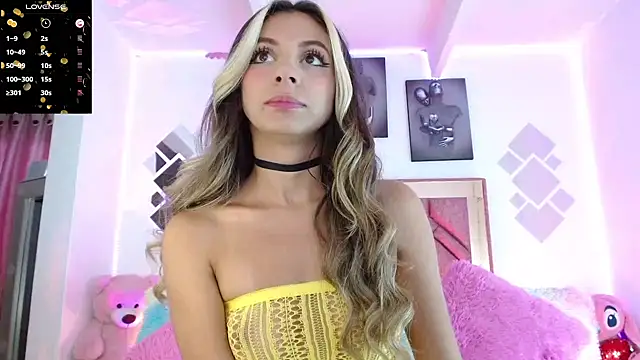 Snapshot of Angely_18 chatting on June 10, 2026, 7:48 pm Angely 18 online show from June 10, 2026, 7:48 pm