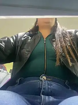 Snapshot of Vaiolet_a chatting on May 21, 2026, 9:56 pm Vaiolet a online show from May 21, 2026, 9:56 pm