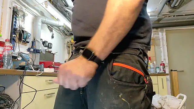 Nikeyone2 online show from March 16, 2026, 6:39 am