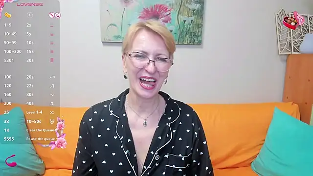 iamyourdream89 online show from March 19, 2025, 9:48 pm