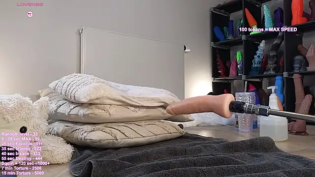 Snapshot of hayleex_x chatting on March 21, 2025, 11:12 am hayleex x online show from March 21, 2025, 11:12 am