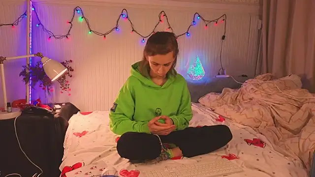 Snapshot of Frank_Fraer chatting on December 14, 2025, 5:40 pm Frank Fraer online show from December 14, 2025, 5:40 pm