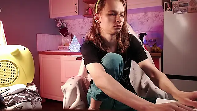 Snapshot of Frank_Fraer chatting on September 22, 2025, 4:57 pm Frank Fraer online show from September 22, 2025, 4:57 pm