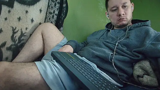 Snapshot of sweet_cock28 chatting on September 30, 2025, 3:29 pm sweet cock28 online show from September 30, 2025, 3:29 pm