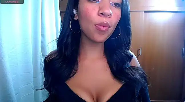 Snapshot of Danna_Ross_ chatting on January 24, 2025, 12:42 am Danna Ross  online show from January 24, 2025, 12:42 am