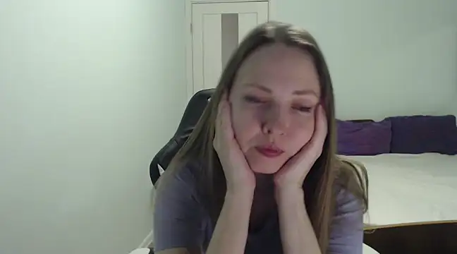 Snapshot of VioletLily chatting on March 21, 2025, 6:07 pm VioletLily online show from March 21, 2025, 6:07 pm