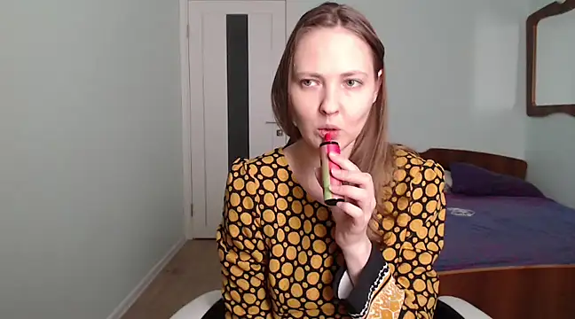 Snapshot of VioletLily chatting on February 27, 2025, 1:07 pm VioletLily online show from February 27, 2025, 1:07 pm