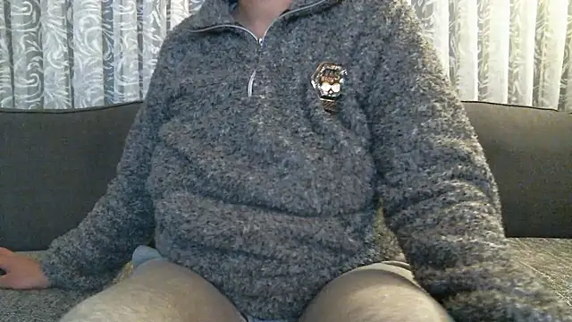 mysteriouscouple001 online show from May 3, 2026, 12:38 am